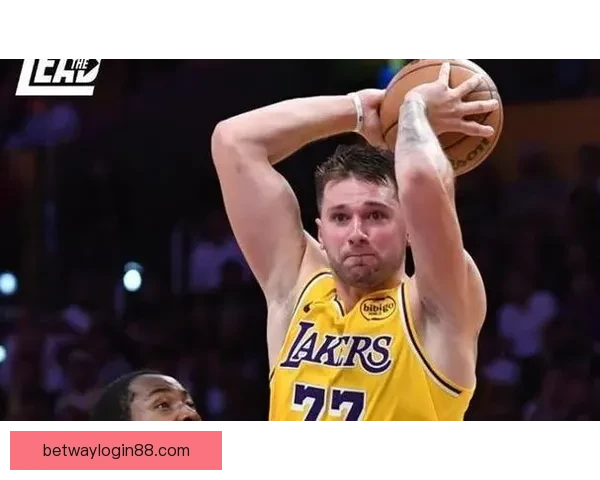 东契奇32分带伤鏖战三分绝平三不沾效率低迷遗憾吞里程悲